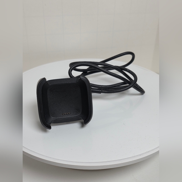 Fitbit Versa Lite Edition Smartwatch - Black - Used/Complete - Picture 13 of 14